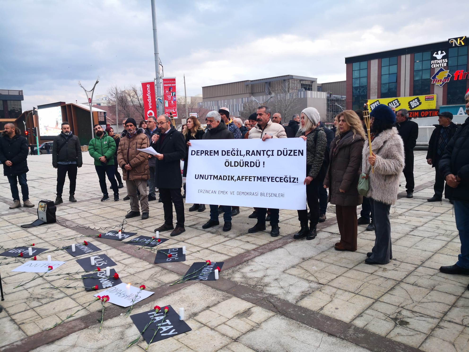 Erzincan Emek ve Demokrasi bileşenleri 6 Şubat 2023 Kahramanmaraş merkezli