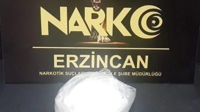 Uyuşturucuya karşı çalışmalarını aralıksız sürdüren Erzincan polisi uygulama noktasında durdurulan