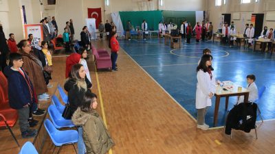 Erzincan’da Gençlik Merkezi bünyesinde kurulan Denayap atölyelerinde ortaokul ve lise