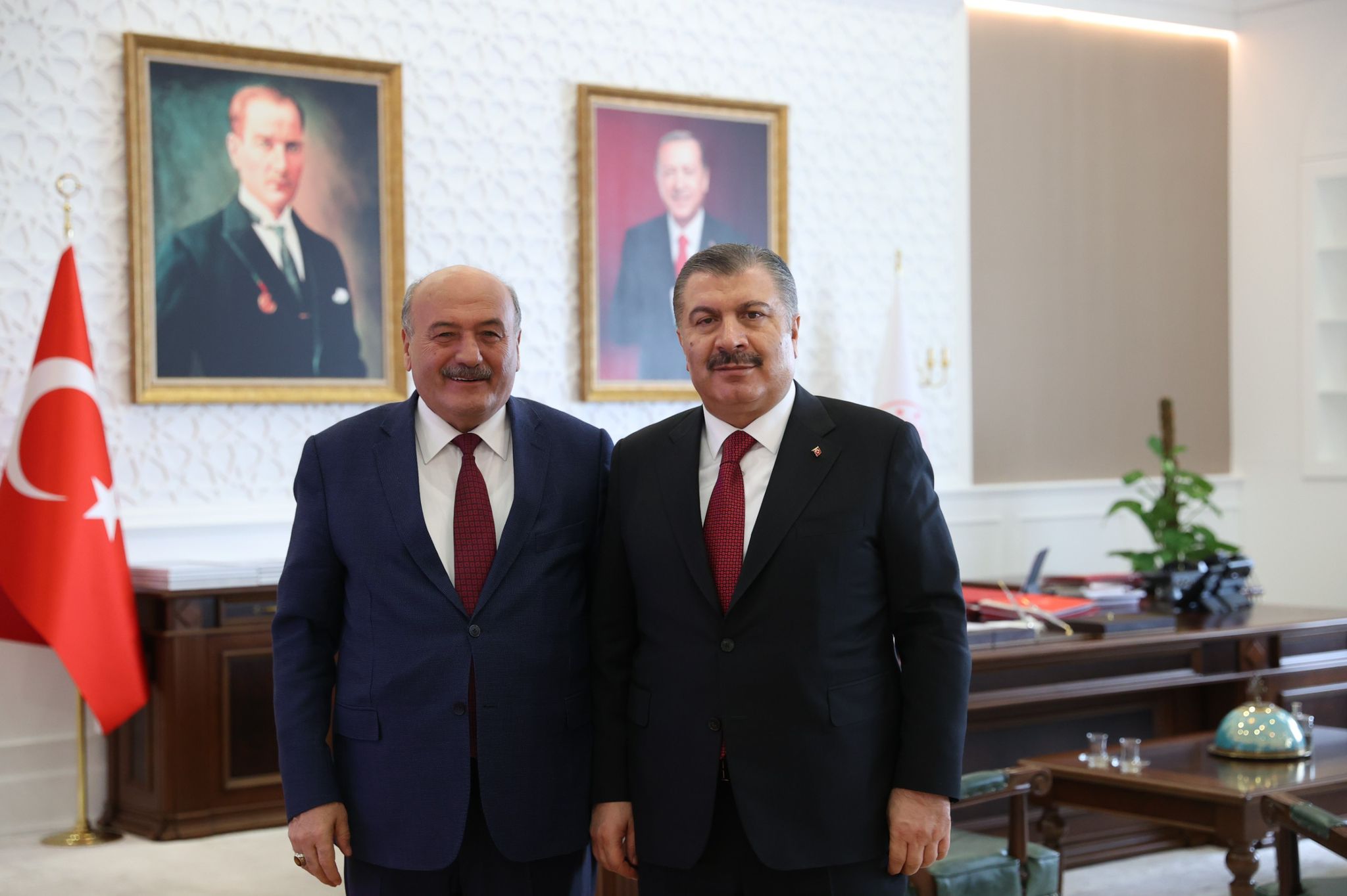 AK Parti Erzincan Milletvekili Süleyman Karaman, Sağlık Bakanı Fahrettin Kocayı