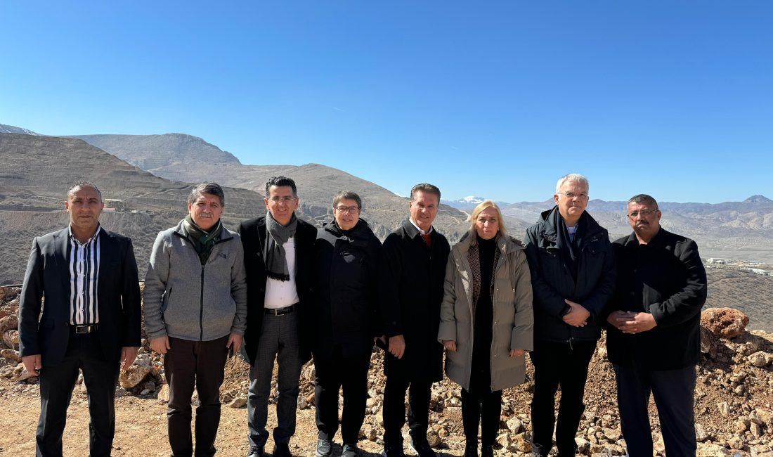 CHP Erzincan Milletvekili Mustafa Sarıgül, CHP Genel Başkan Yardımcısı Zeliha