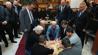 Erzincan Çayırlı ilçesi Cennet Pınar Köyü Derneğinin düzenlediği tel helva