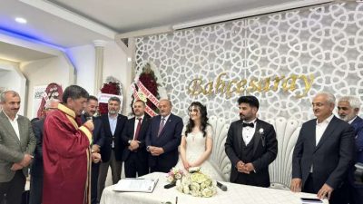 Evlenen çiftlerin sayısı 2022 yılında 575 bin 891 iken 2023