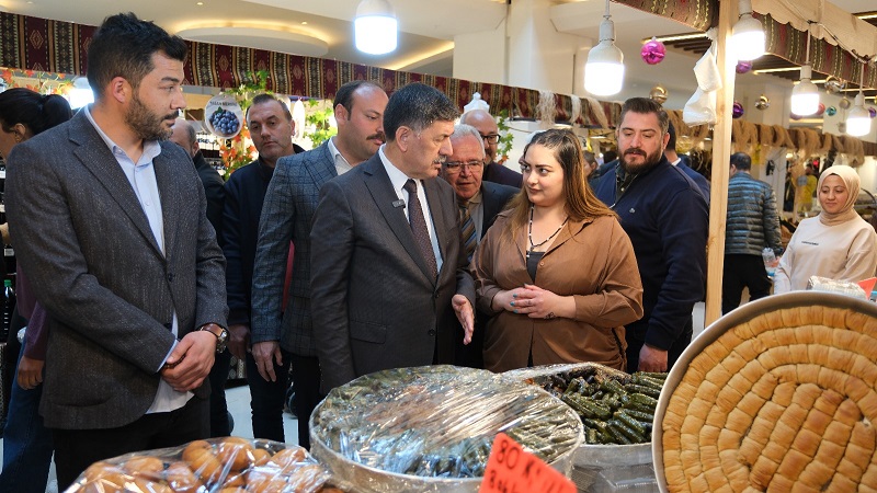 Cumhur’un adayı Aksun’a esnaf ve vatandaşlardan yoğun ilgi