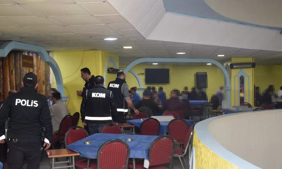 Erzincan İl Emniyet Müdürlüğü, aranan şahıslara yönelik operasyonlara hız kesmeden