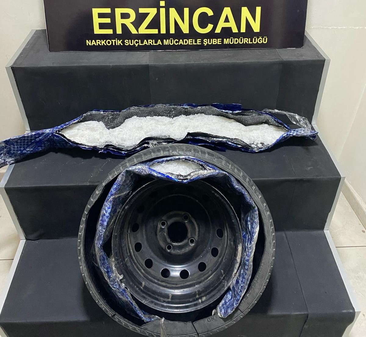 Erzincan’da Piyasa değeri 6 milyon TL olan 4 kilogram metamfetamin maddesi ele geçirildi