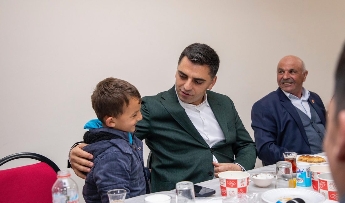 Erzincan Valiliğinin himayelerinde kent merkezine bağlı Uluköy köyünde toplu iftar