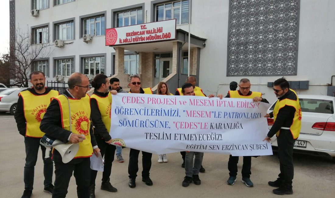 Eğitim Sen Erzincan Şubesi eğitim politikalarını eleştiren bir basın açıklamasında