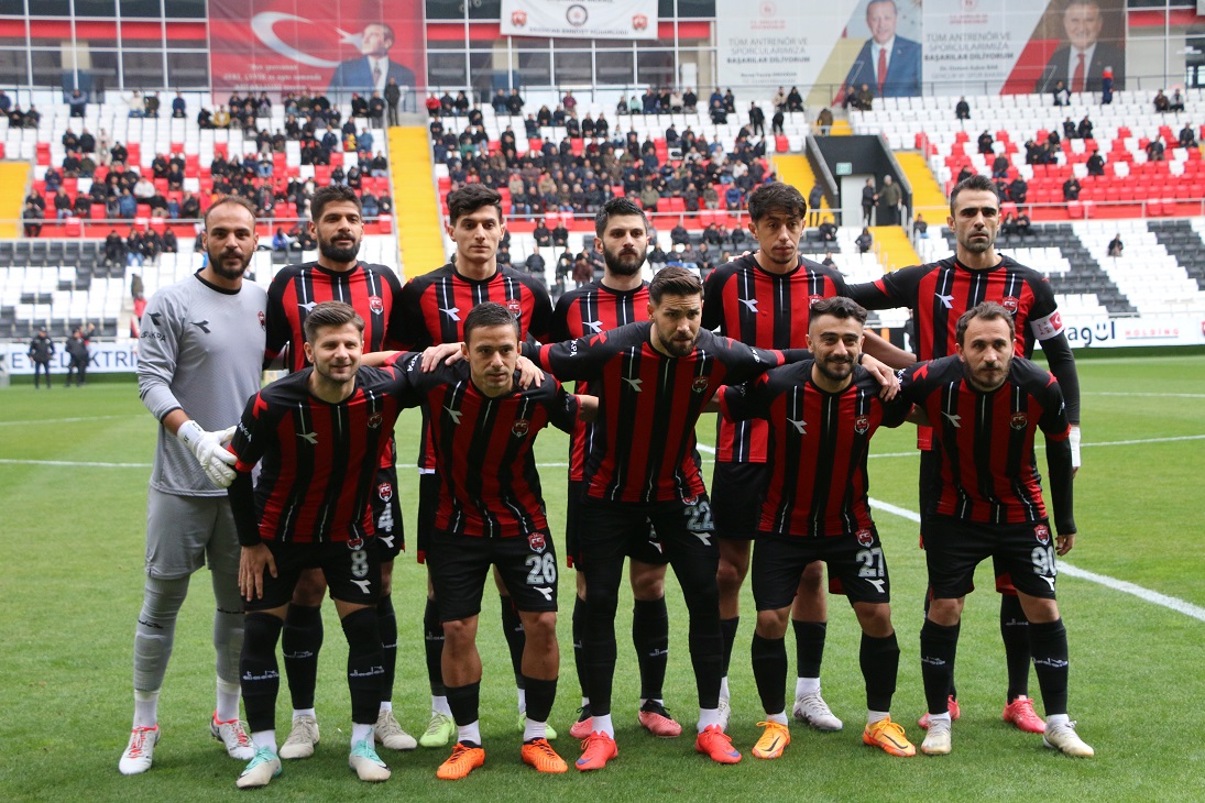 TFF 2. Lig Kırmızı Gurupta şampiyonluk mücadelesi veren 24Erzincanspor 29.