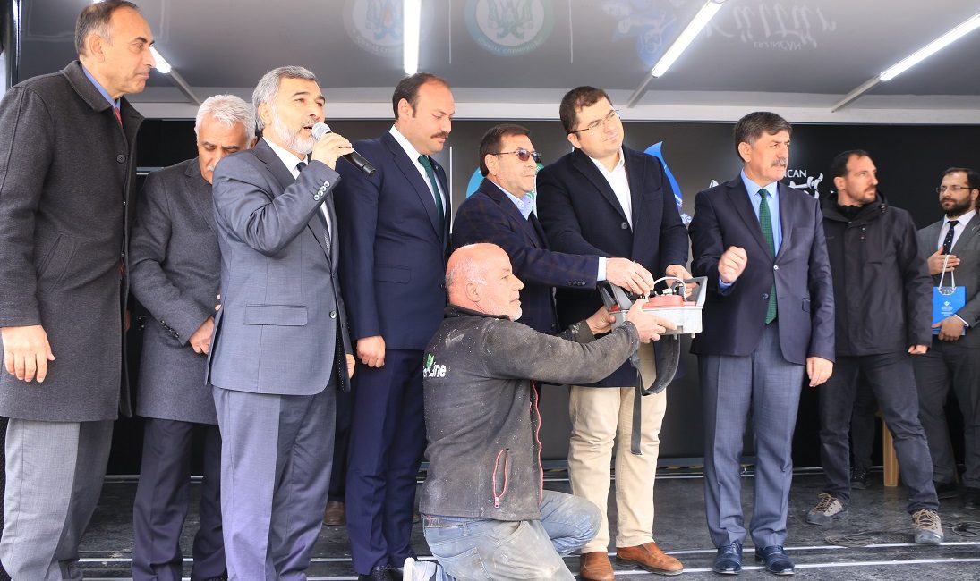 Erzincanlı hayırsever iş insanlarından Şefik Beşiktaş’ın yapımını üstlendiği Hacı Şefik