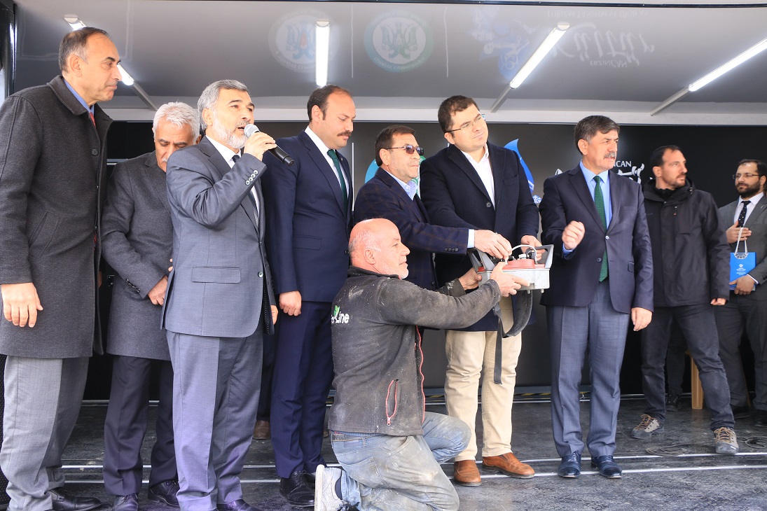 Erzincanlı hayırsever iş insanlarından Şefik Beşiktaş’ın yapımını üstlendiği Hacı Şefik