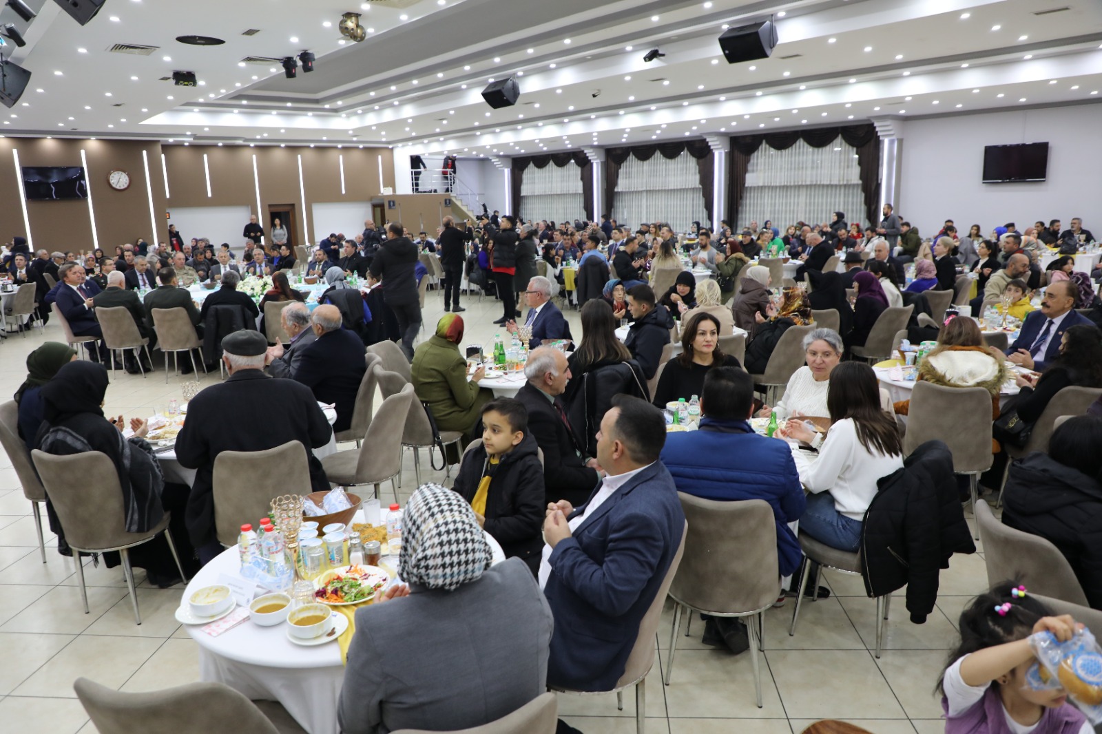 Şehit Yakınları, Gaziler ve Ulu Çınarlar onuruna iftar programı düzenlendi