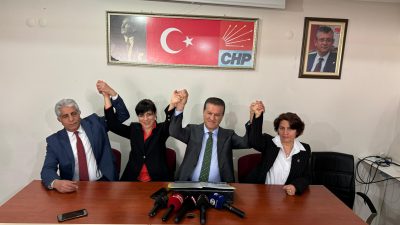 Cumhuriyet Halk Partisi Erzincan Milletvekili Mustafa Sarıgül parti il binasında