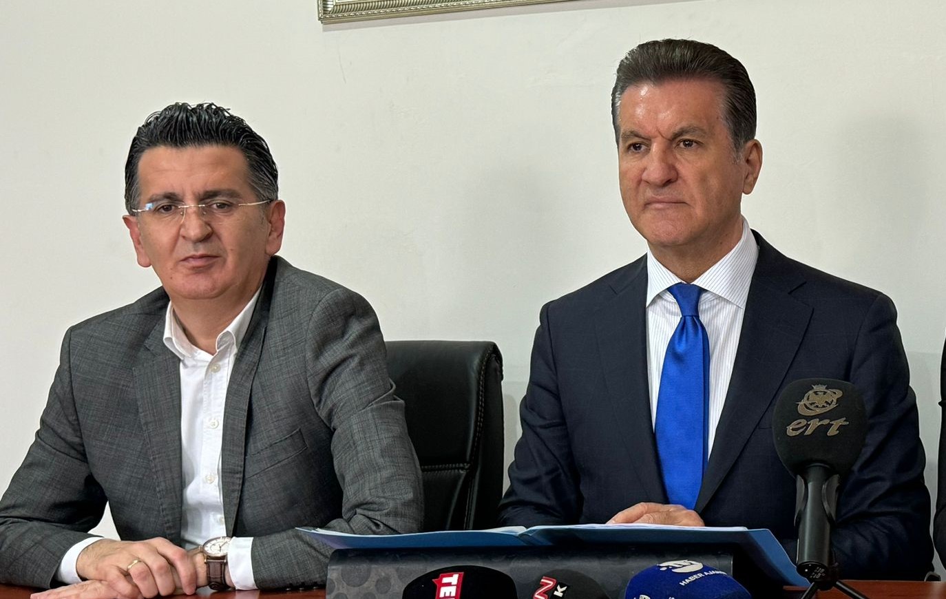 Cumhuriyet Halk Partisi Erzincan İl Binasında basın mensupları ile bir