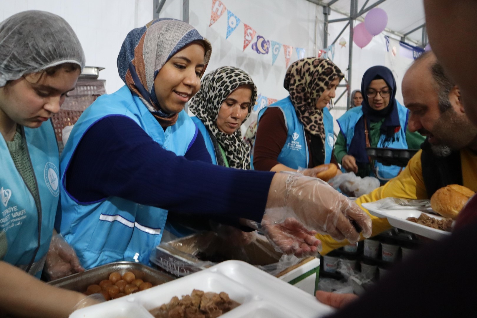 Ramazan ayıyla birlikte yardımlarını ulaştırmaya başlayan Türkiye Diyanet Vakfı (TDV)