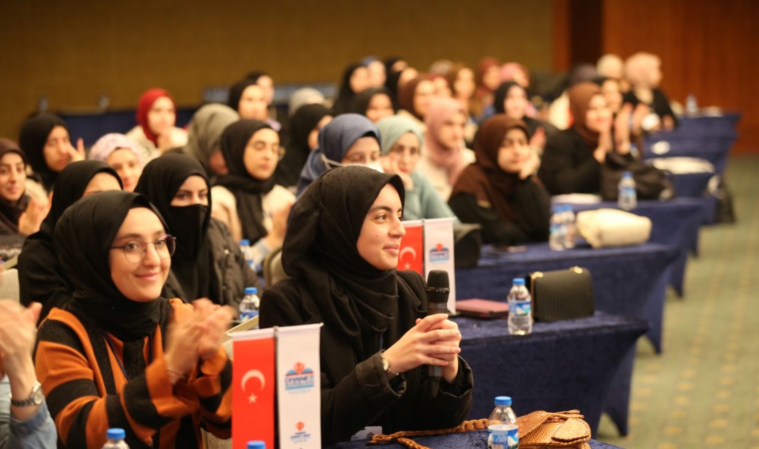 Türkiye'de eğitim almak isteyen uluslararası öğrencilerin yararlandığı "Diyanet Bursları" başvuruları