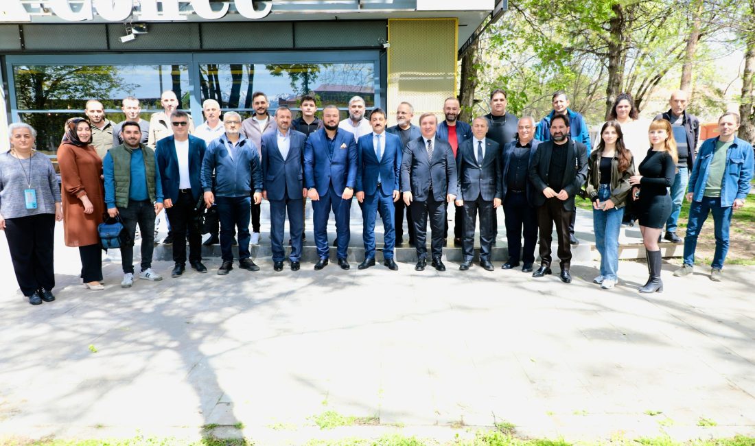 Erzincan Valisi Hamza Aydoğdu yerel ve ulusal basın mensuplarıyla bir
