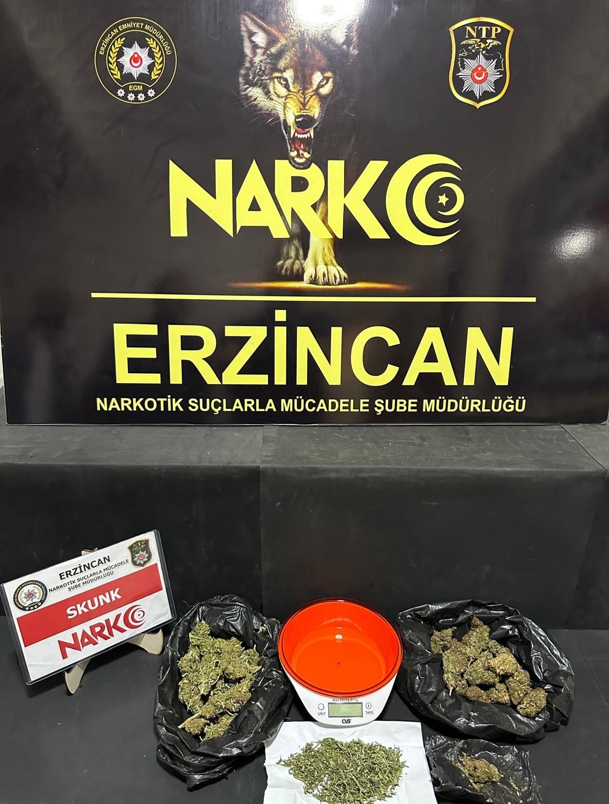 Uyuşturucu ile etkin mücadelesini sürdüren Erzincan Polisi şüpheli bir şahsın