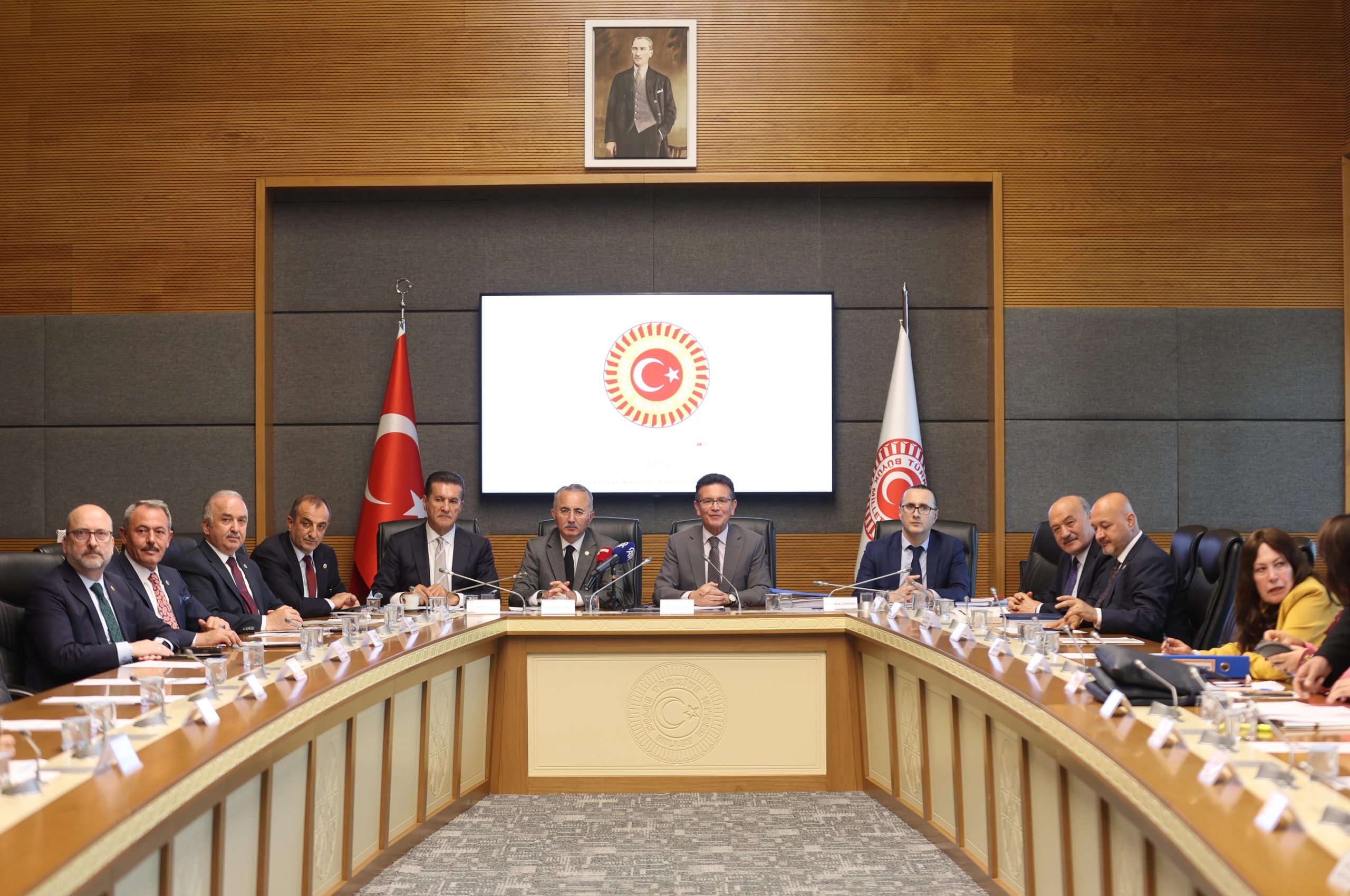 Meclis araştırma komisyonunun yaptığı toplantı ile ilgili açıklama yapan CHP