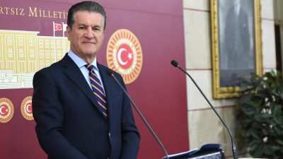 Türkiye Büyük Millet Meclisinde konuşan Cumhuriyet Halk Partisi Erzincan Milletvekili