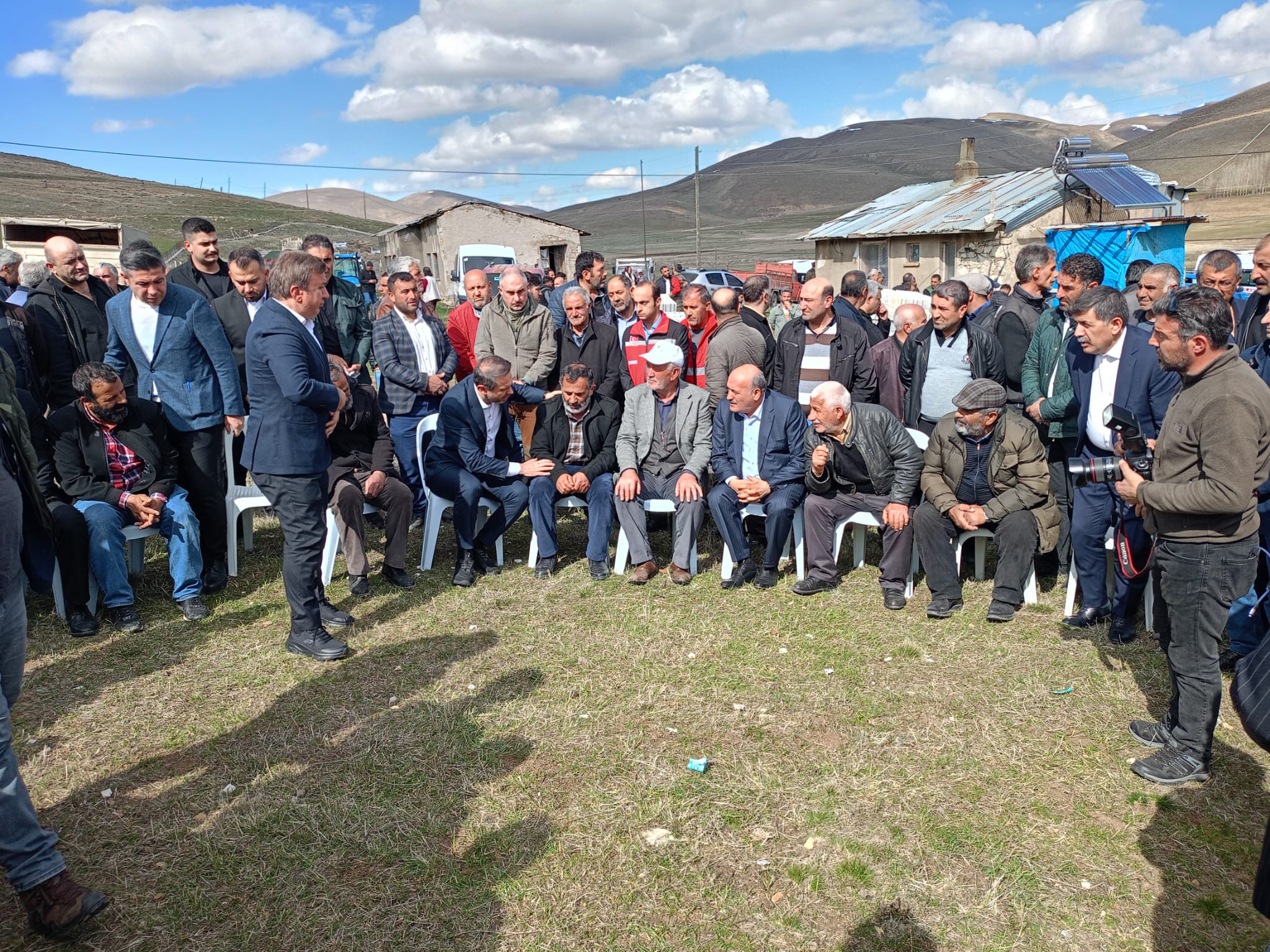 İliç’teki toprak kaymasında hayatını kaybeden Uğur Yıldız Otlukbeli’nde toprağa verildi