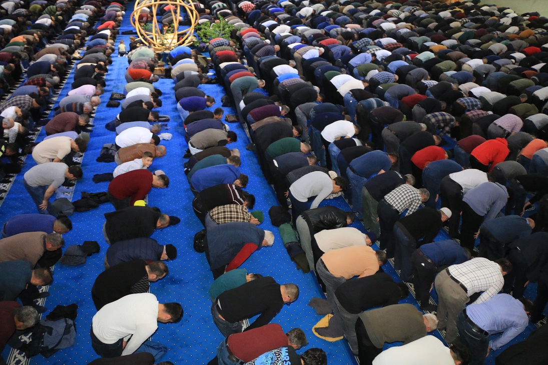 Evveli rahmet, ortası mağfiret, sonu cehennemden azad olma iklimi Ramazan’ın