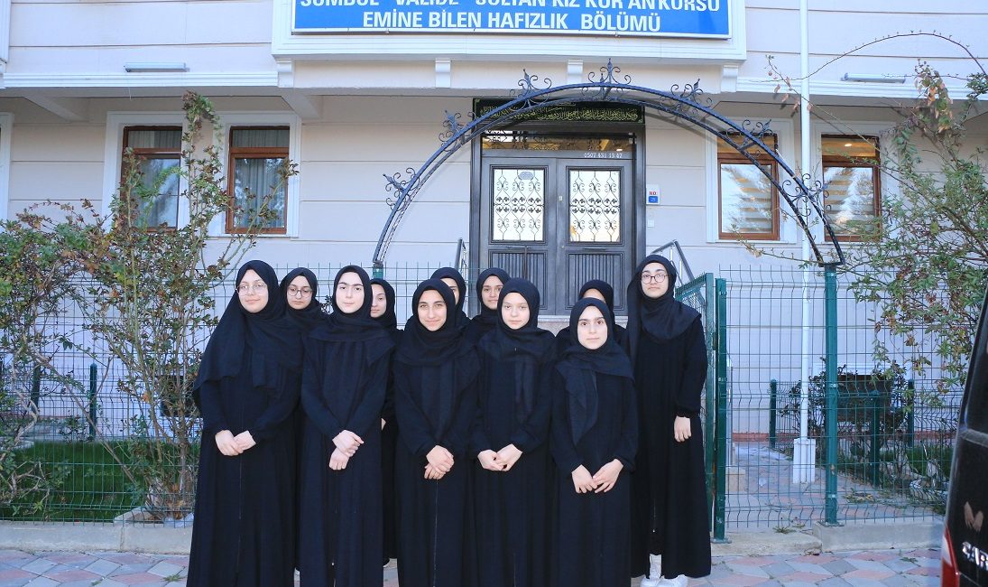 Erzincan’da camilerde Ramazan ayında gerçekleştirilen mukabele geleneği bu yıl da
