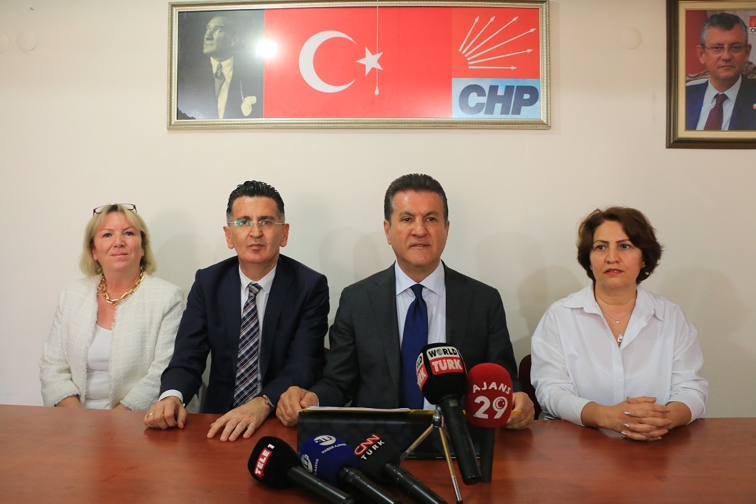 Cumhuriyet Halk Partisi Erzincan Milletvekili Mustafa Sarıgül parti binasında basın