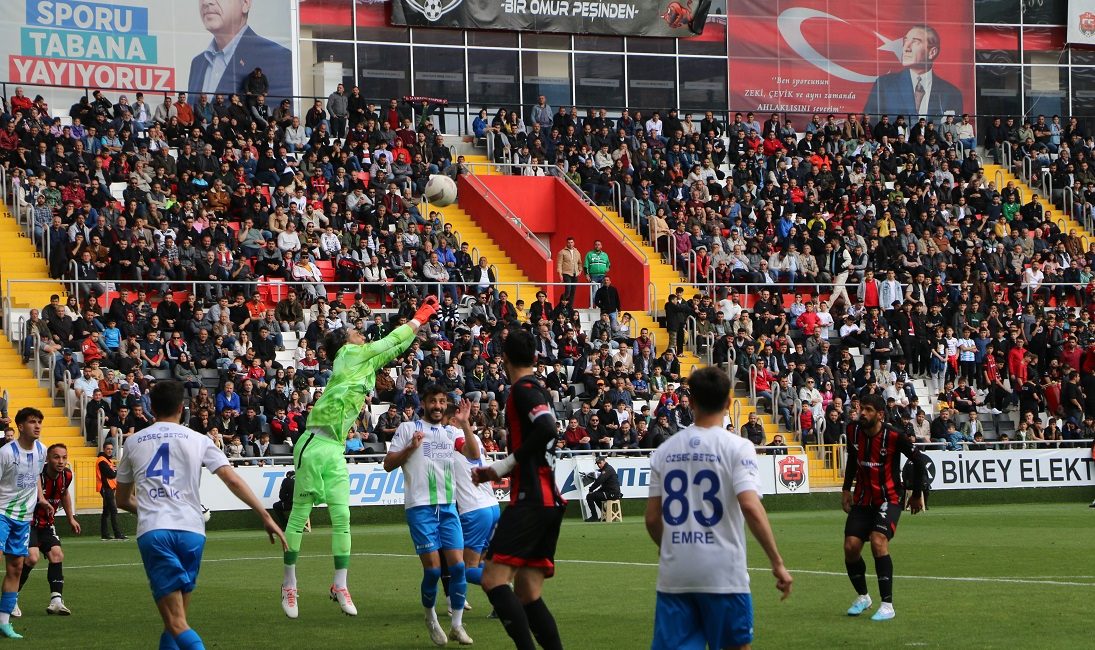 TFF 2. Lig Kırmızı gurup 35. Hafta mücadelesinde kendi sahasında