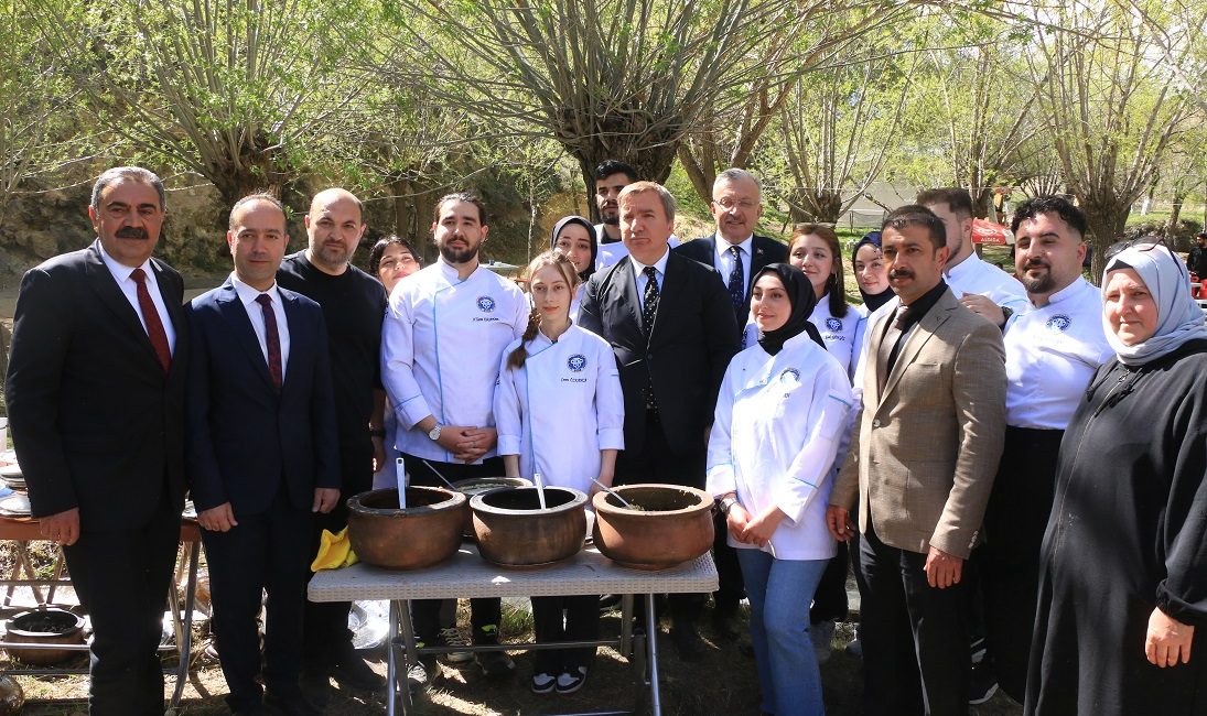 Turizm haftasında Erzincan’ın doğa güzellikleri ve yöresel yemekleri tanıtıldı