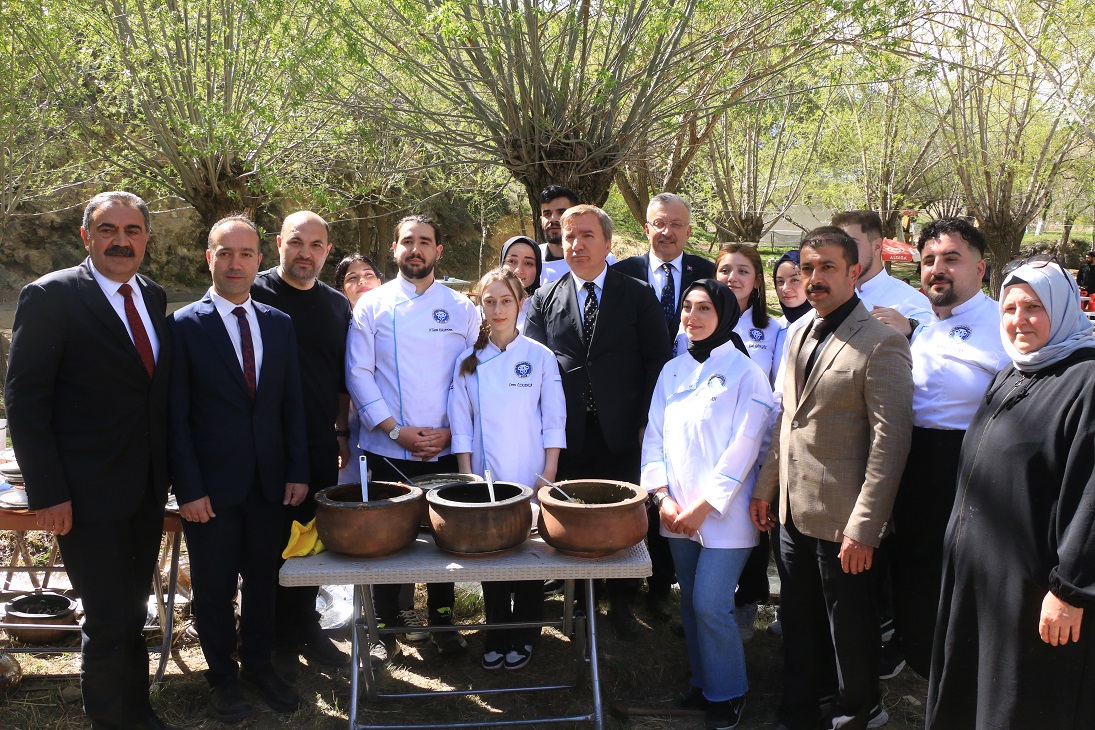 Turizm haftasında Erzincan’ın doğa güzellikleri ve yöresel yemekleri tanıtıldı