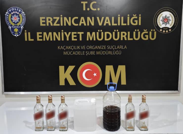 Erzincan Polisi satışa hazır el yapımı alkol ele geçirdi