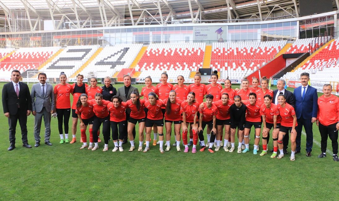 2025 Avrupa Şampiyonası Elemeleri B Ligi 1. Grup’ta mücadele eden