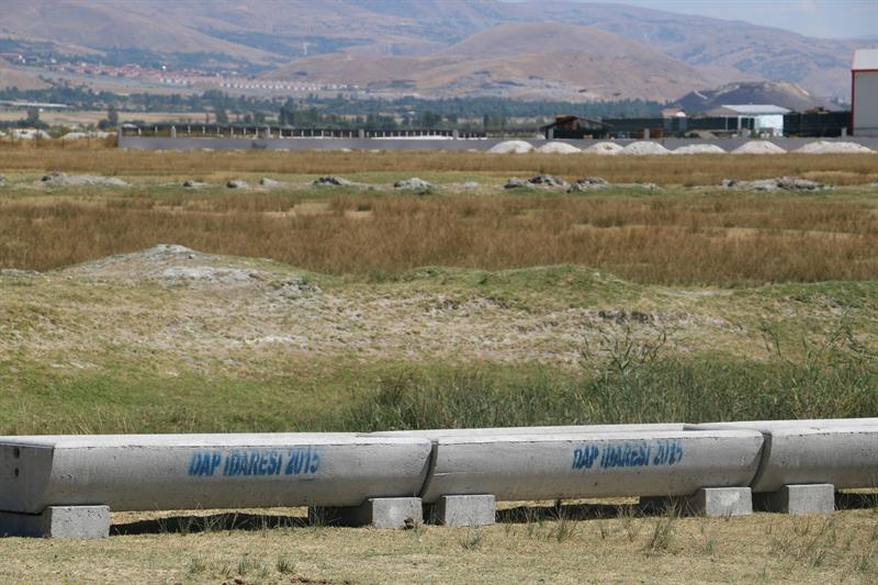 Erzincan’da meralarda otlayan hayvanların günlük su ihtiyaçlarının giderilmesi için meralardaki