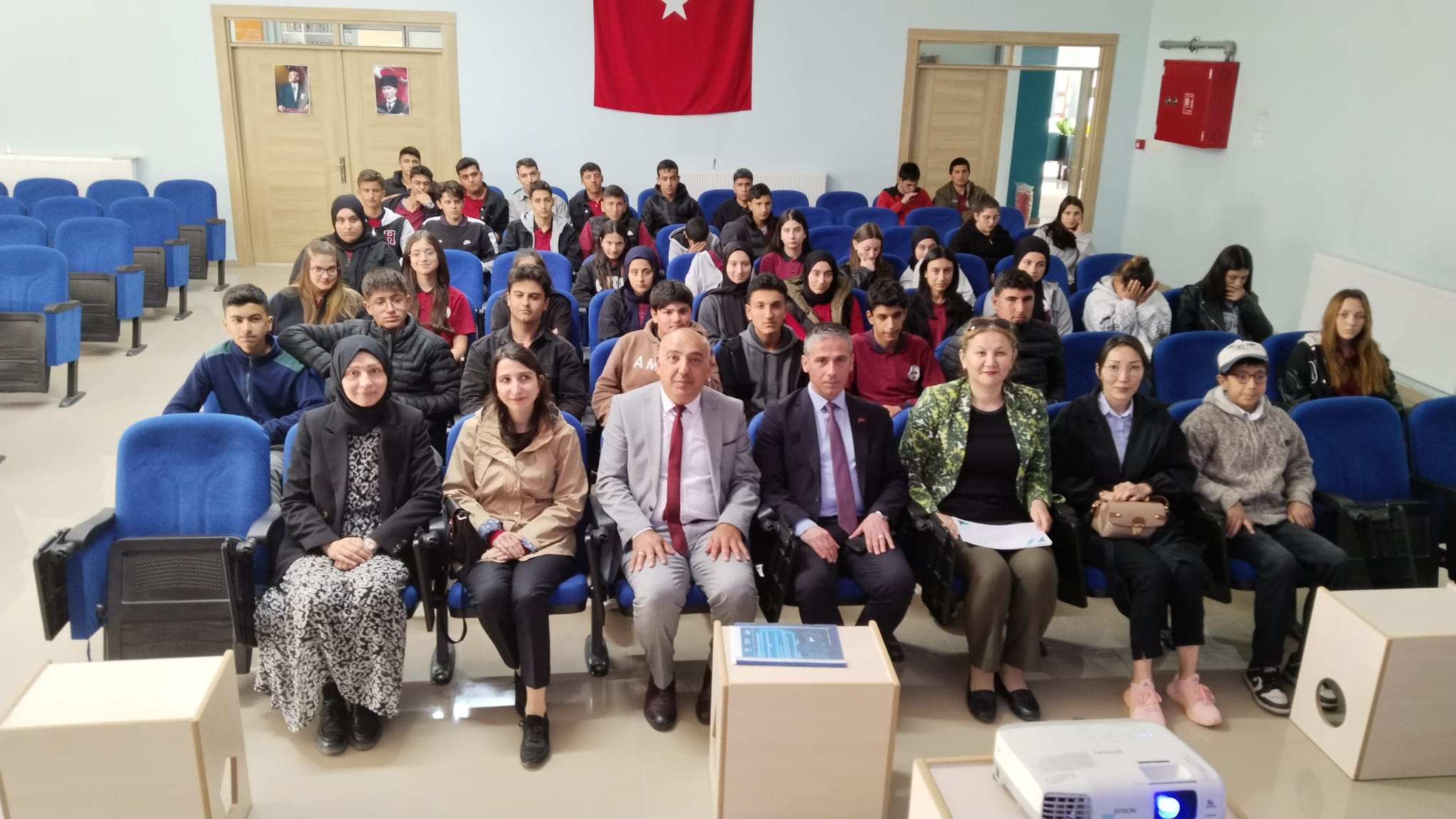 Kemah’ta TÜBİTAK Bilim söyleşilerinin konuğu Prof. Dr. Ainur Nogayeva oldu