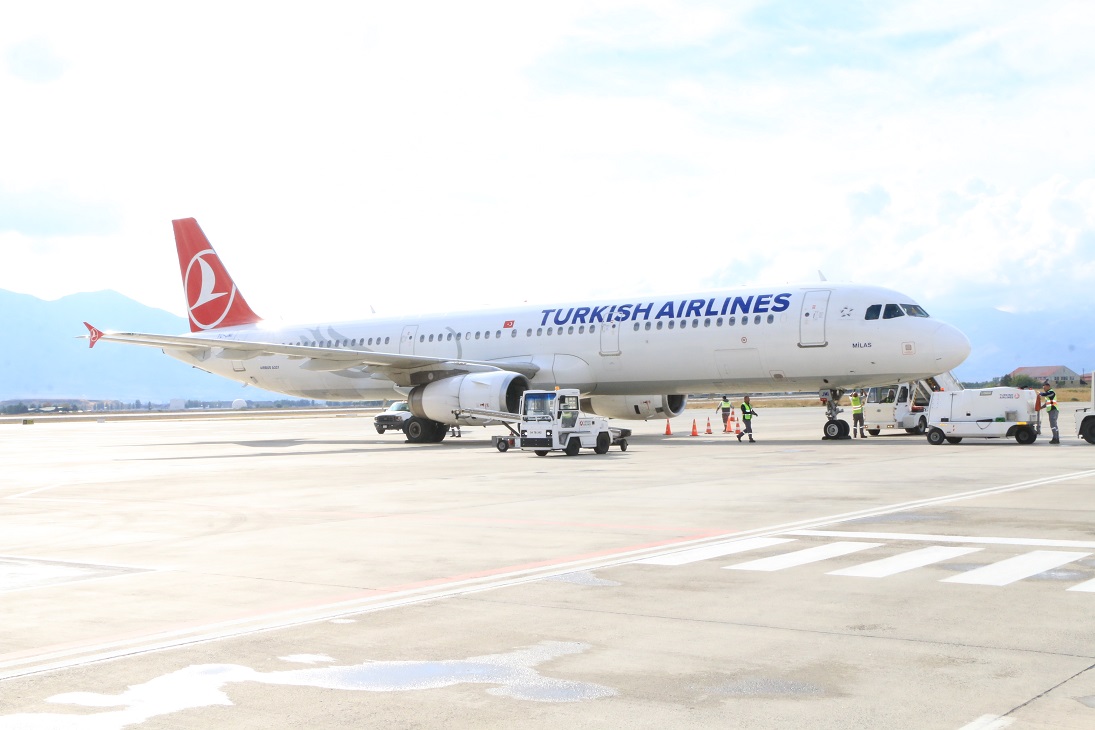 Nisan ayında Erzincan Yıldırım Akbulut Havalimanı’nda 37 bin 566 yolcuya hizmet verildi