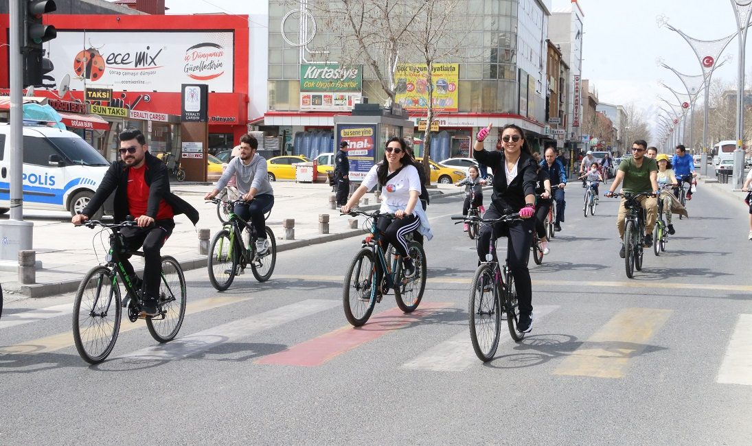 Yeşilay’ın 2011 yılından bu yana organize ettiği Geleneksel Yeşilay Bisiklet