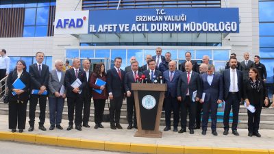 Erzincan’ın İliç ilçesindeki maden ocağında meydana gelen toprak kaymasını araştırmak