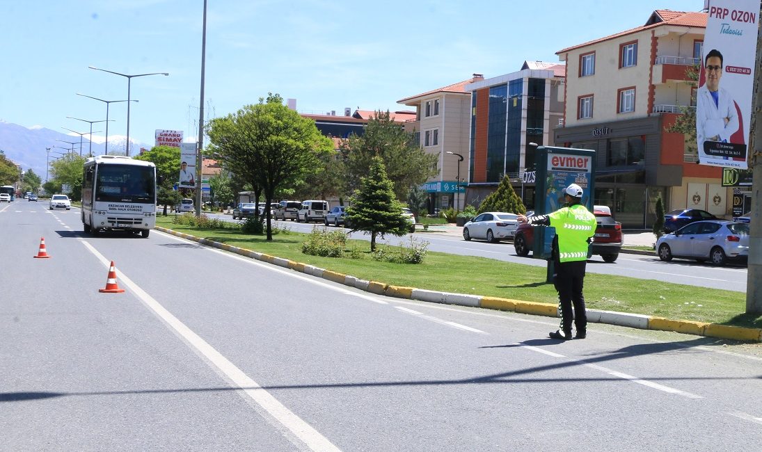 Erzincan Emniyet Müdürlüğü Trafik Tescil ve Denetleme Şube Müdürlüğünce sivil
