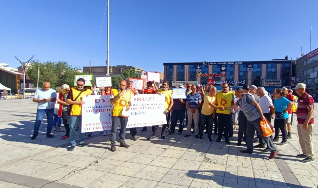 Milli Eğitim Bakanlığı tarafından yayınlanan yeni müfredatı protesto eden Müfredatı