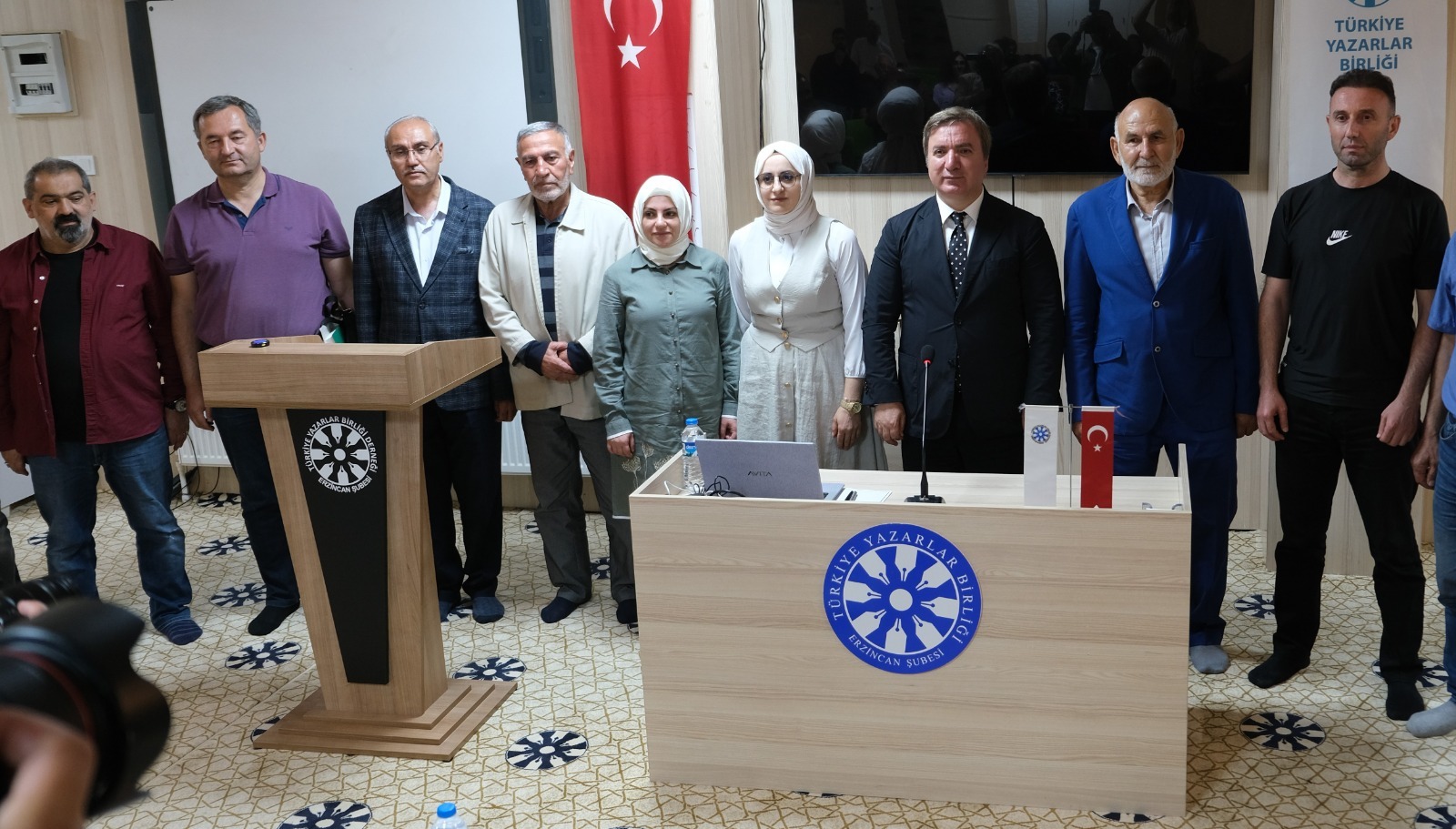 Türkiye Yazarlar Birliği Erzincan Şubesi’nin konuğu olan Erzincan Valisi Doç.