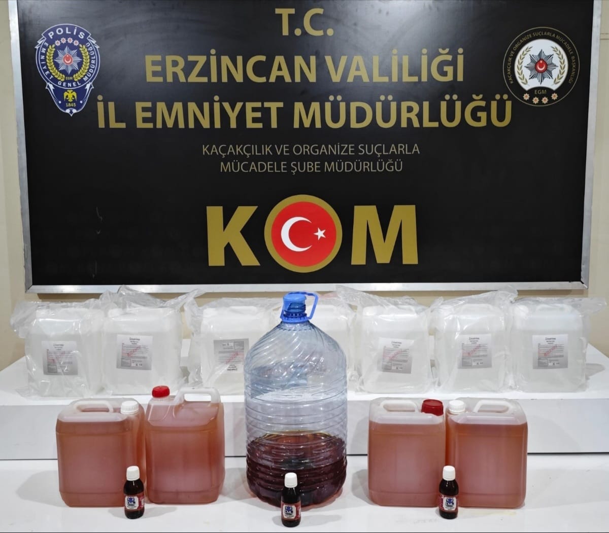 Sahte alkollü içki yapımı ihbarını değerlendiren Erzincan Polisi yaptığı operasyonda