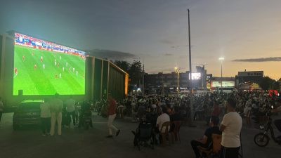 
Erzincan Cumhuriyet Meydanında Erzincan belediyesine ait kurulu dev ekranda mili