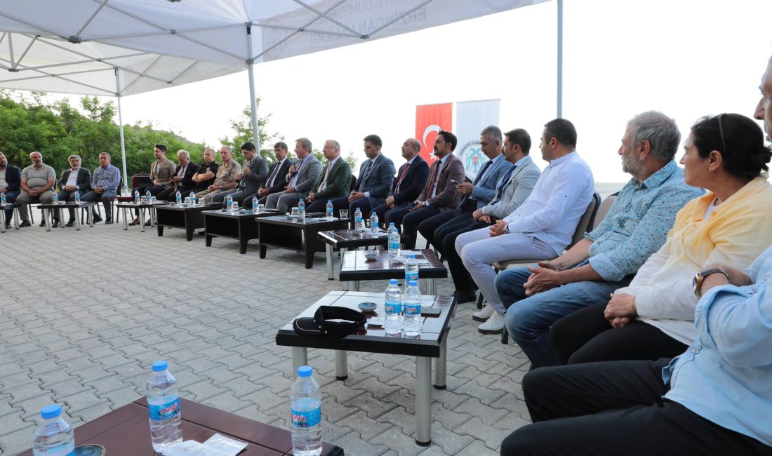 Erzincan Valisi Hamza Aydoğdu başkanlığında, kent protokolü ve sivil toplum