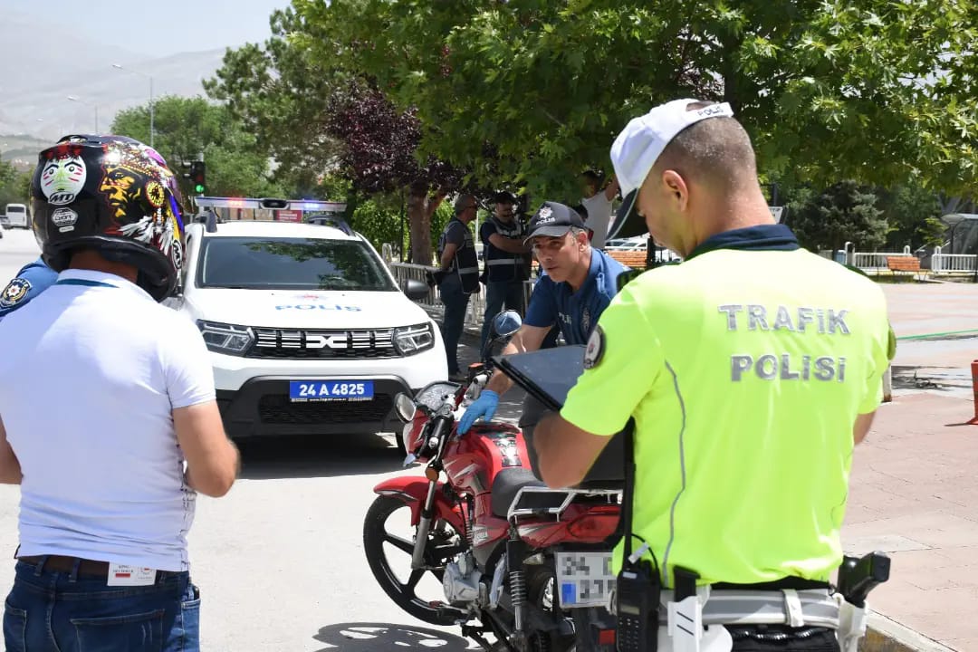 Erzincan’da İl Emniyet Müdürlüğü Asayiş Şube Müdürlüğü ekiplerince motosiklet, traktör