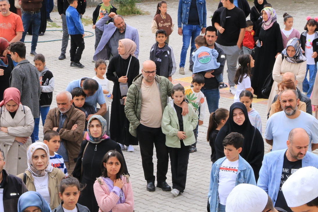 Yurt genelinde olduğu gibi Erzincan’da da LGS sınav heyecanı yaşandı.