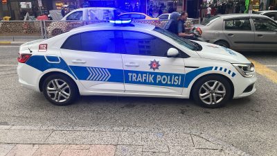 Sınava geç kalan ve kimliğini unutan adaylar, sınava yetişebilmek için