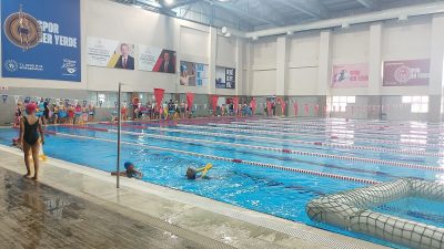 Erzincan Gençlik ve Spor İl Müdürlüğü tarafından faaliyete koyulan yüzme