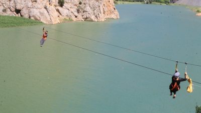 1897’li yıllarda kanyonlardan geçmek için icat edilen ve günümüzde eğlence