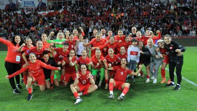 A Milli Kadın Futbol Takımı Teknik Direktörü Necla Güngör Kıragası,